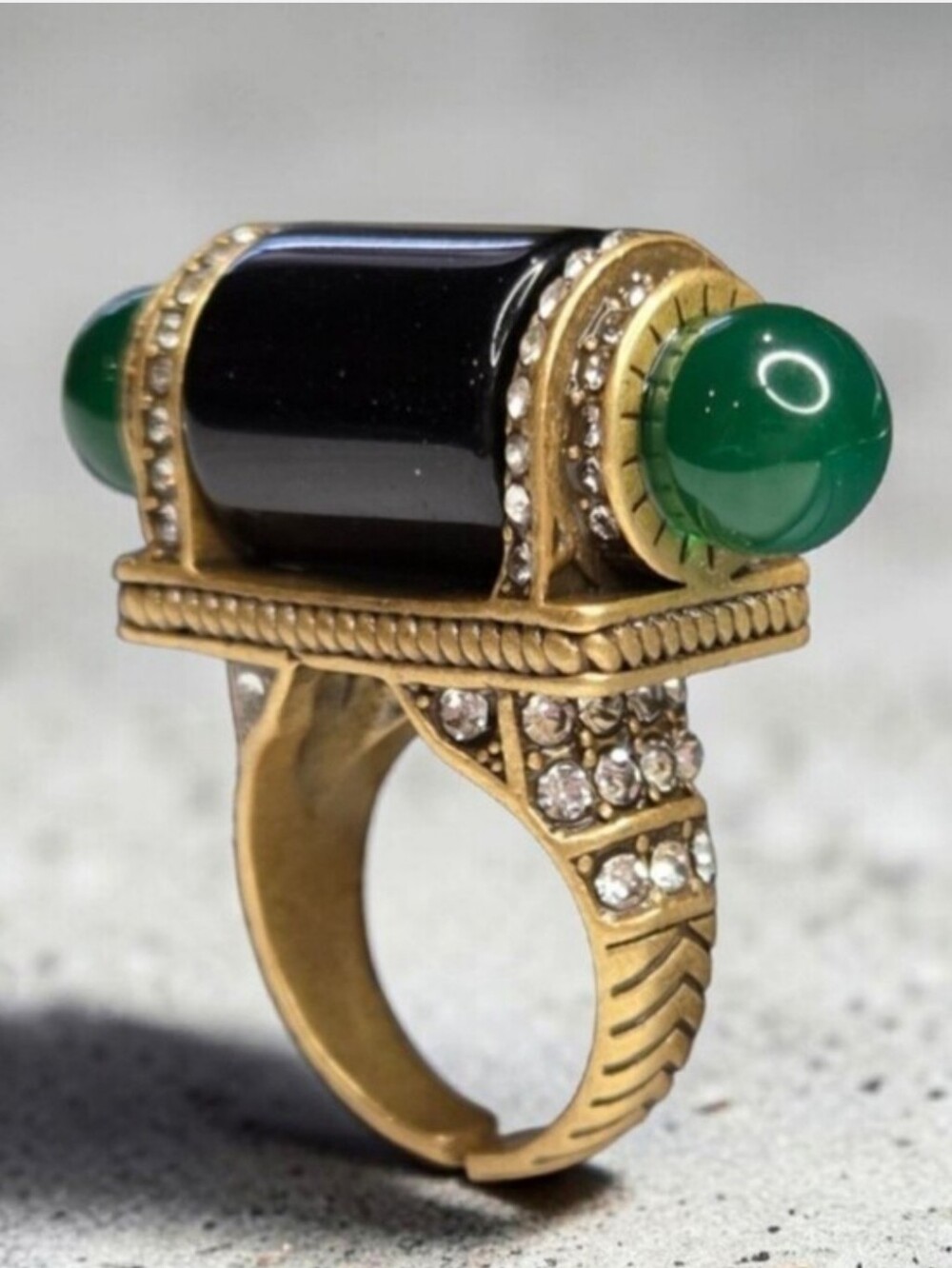 Massive Byzantine Vintage Vibes Onyx & Emerald Glass Cabochon Statement Ring - Picture 2 of 6